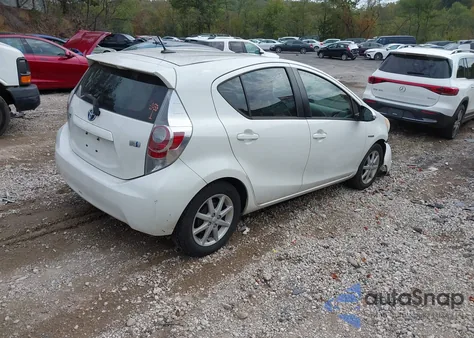 2012 Toyota Prius C Three z USA, uszkodzony, nr VIN JTDKDTB30C1513639
